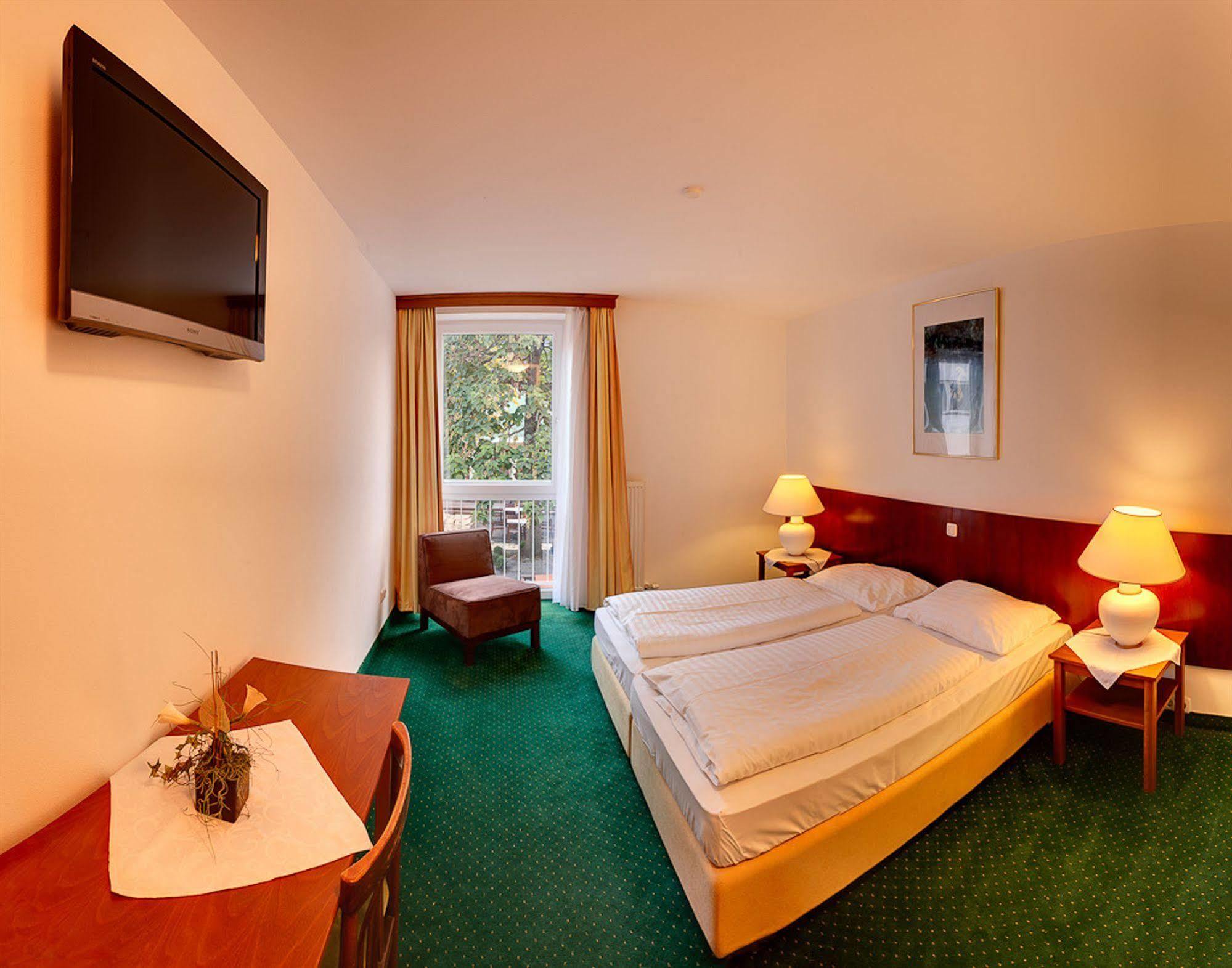 Hotel Zur Post Ильмиц Экстерьер фото